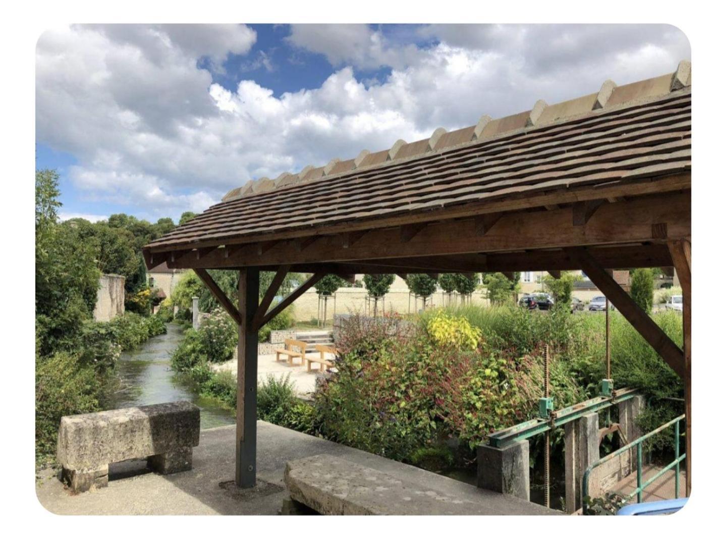 Logement Cosy Parking Prive Situe Au Coeur Du Village Reviers Екстериор снимка
